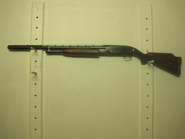 Winchester mod.12 12 ga 2-3/4"chamber pump shotgun Imp Cyl bbl vent rib fac