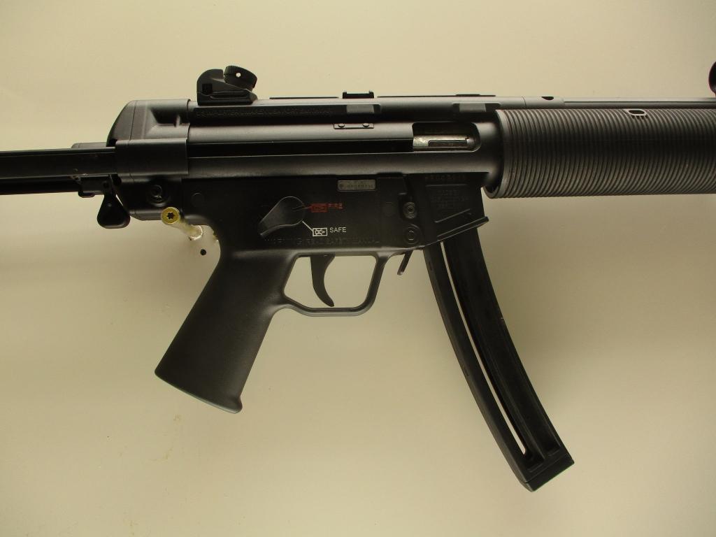 Umarex mod H & K MP5 22 LR cal semi auto rifle