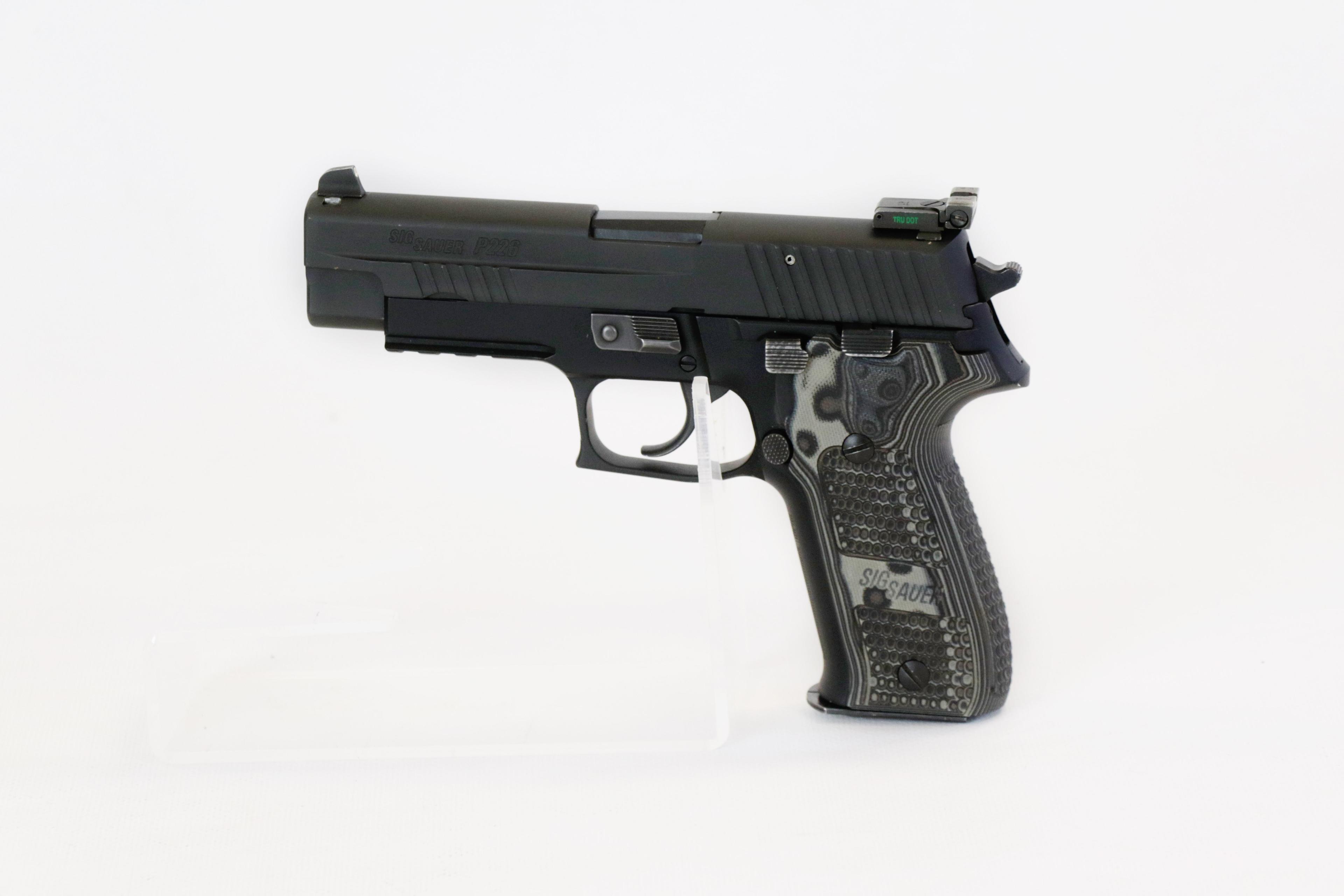 Sig Sauer mod P226 9mm cal semi auto pistol