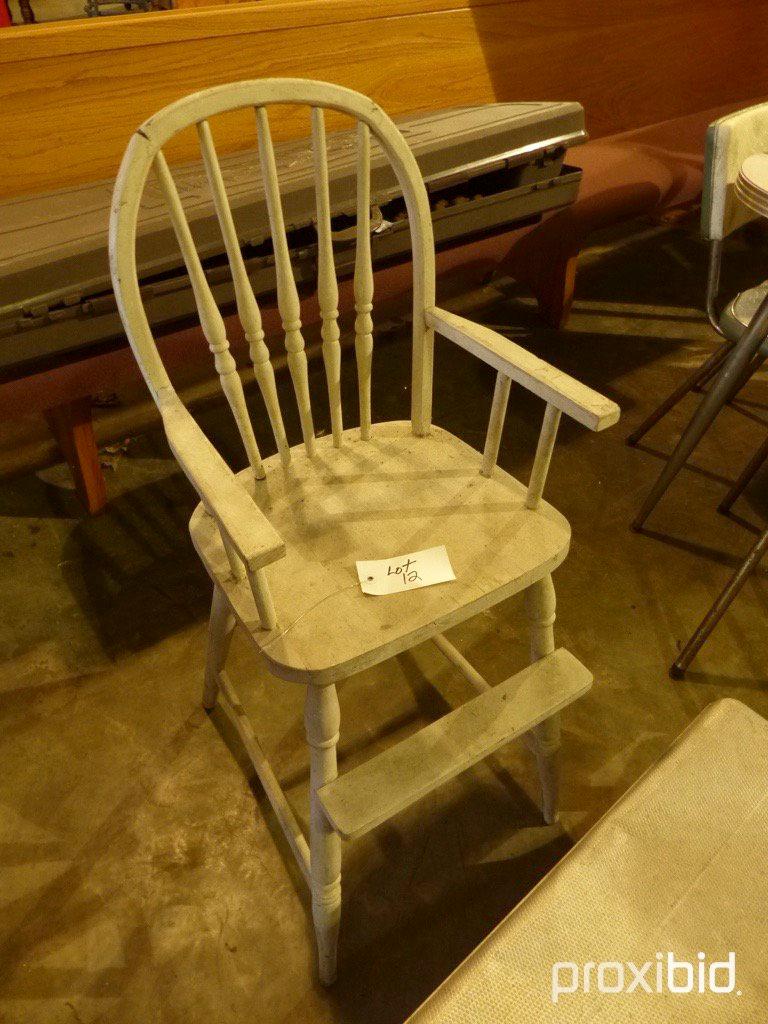 ANTIQUE BABY CHAIR