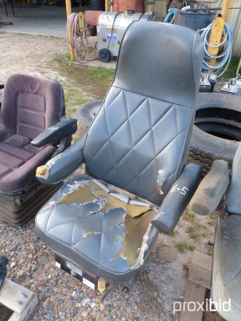 TRUCK SEAT