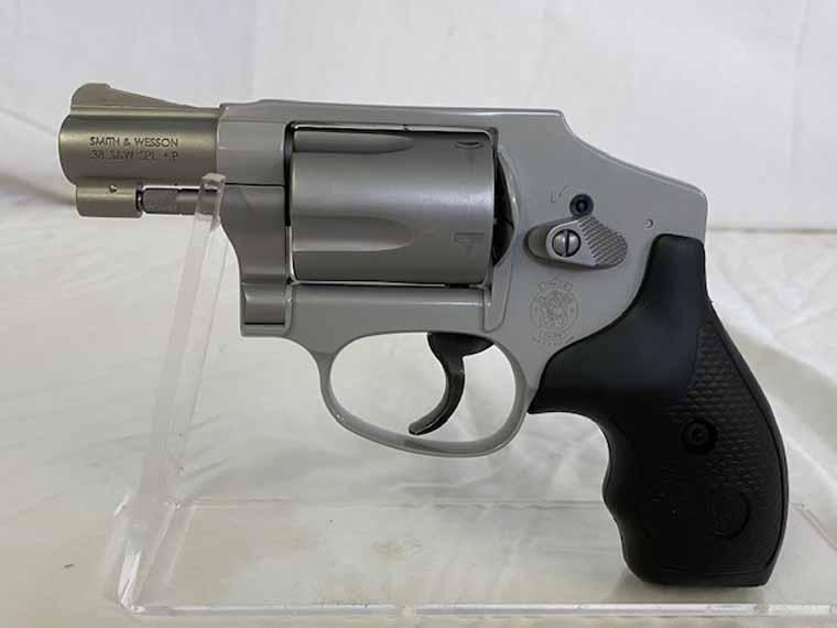 Smith & Wesson Mod. 642-2 Airweight NIB 38 Special