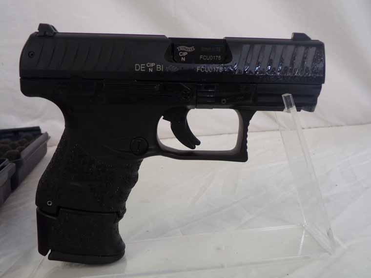 Walther PPQ 9mm Sub-Compact w/Hard Case, 3 mags, and Speed loader