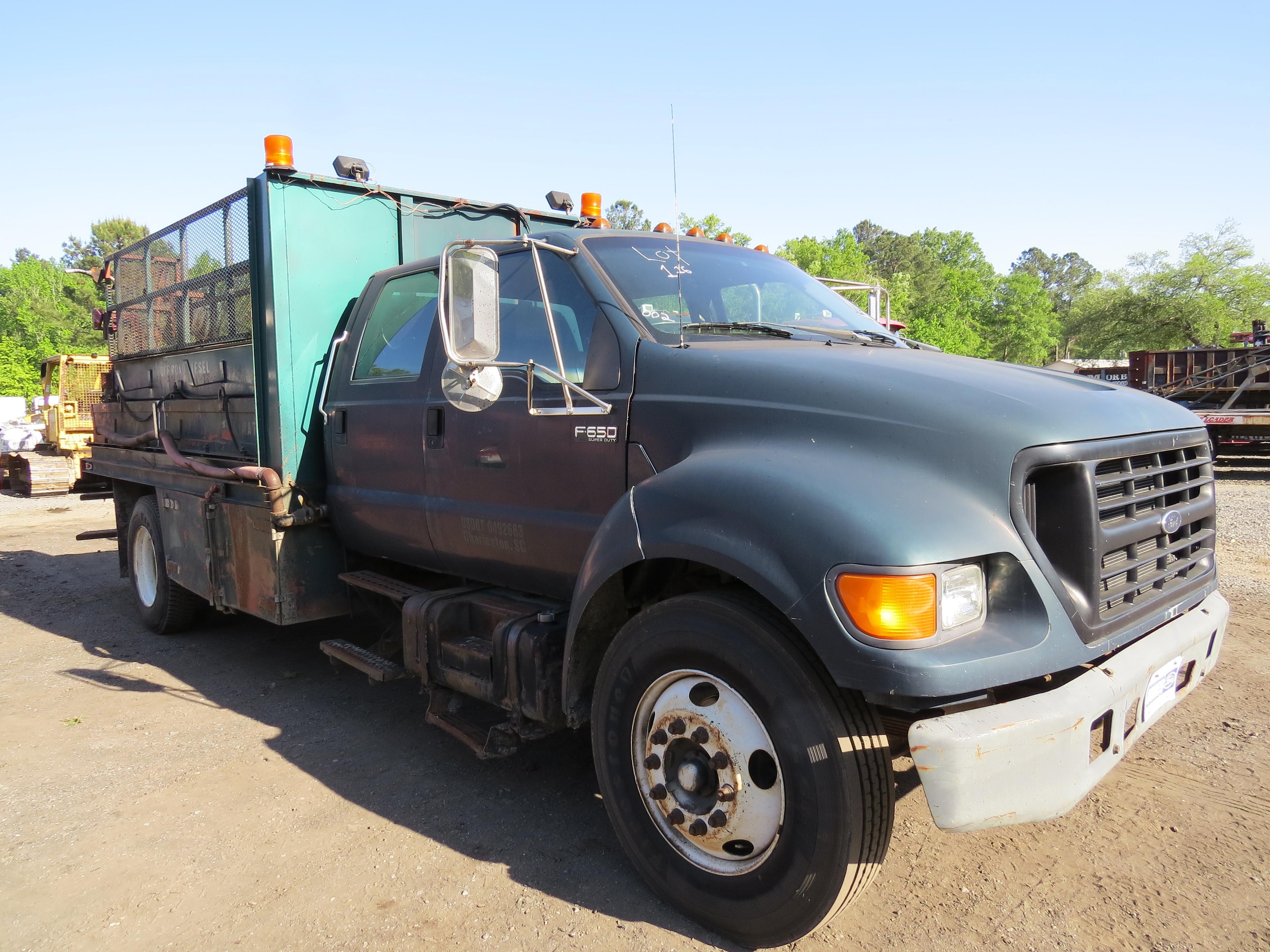 2000 Ford F650 Water Truck, CAT Engine, Spicer 7 speed transmission, 4dr Cr