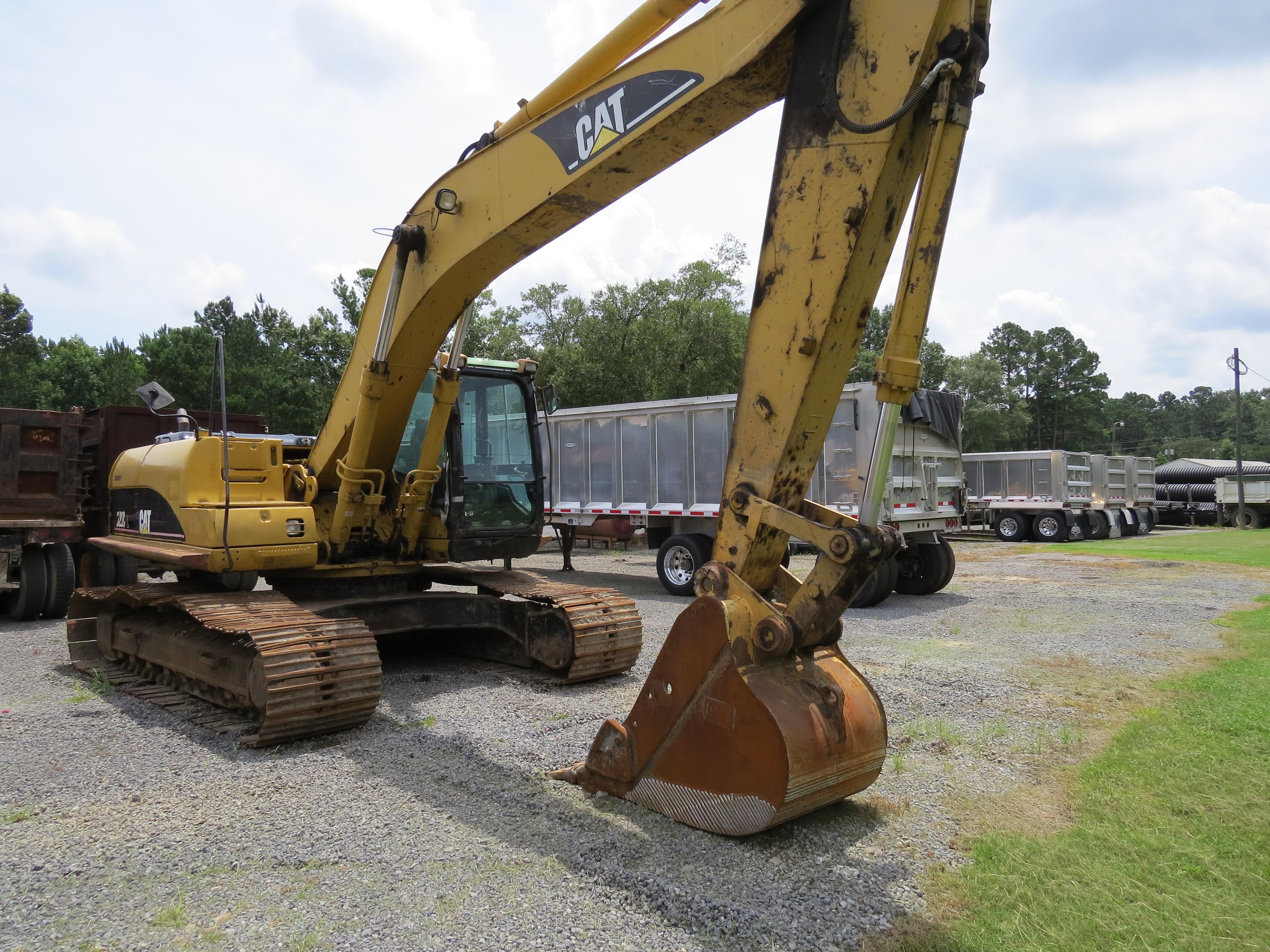 CAT 322C Excavator with 32'' Tracks & 35'' Bucket VIN/SN:CAT0322CCHEK01282