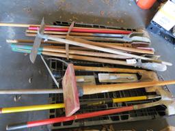 Lot Shovels, Post Hole Diggers & Scrapper