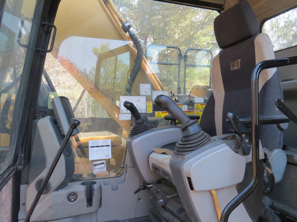 2015 CAT 326FL Excavator