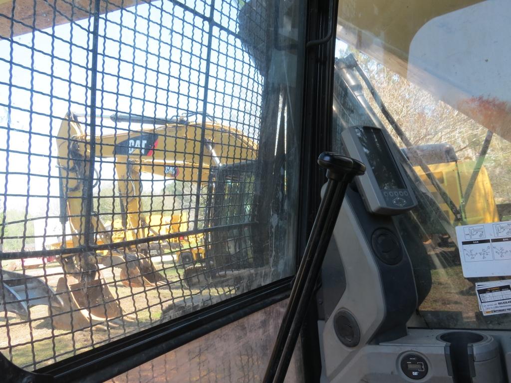 2015 CAT 326FL Excavator