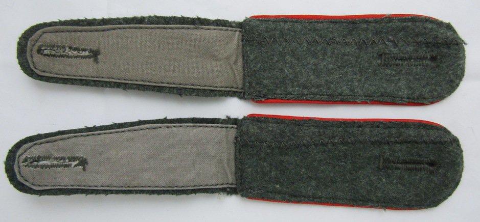 Late War Assault Gunner Wrapper Matching Pr. Slip On Shoulder Boards