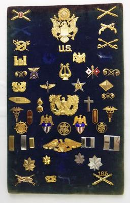 44 pcs. Misc. US Officer Insignia