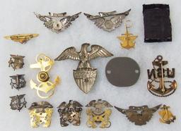 17pcs-WW2 Period USN/USCG/Merchant Marine Insignia/Crew Wings