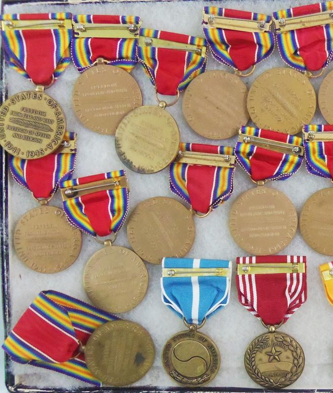 22pcs-U.S. WW2 Victory , Occupation and Campaign Medals.