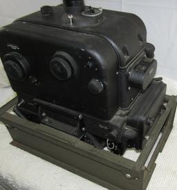 WW2 U.S. Army Air Forces Sperry S-1 Bombsight With Original Metal Mounting Base