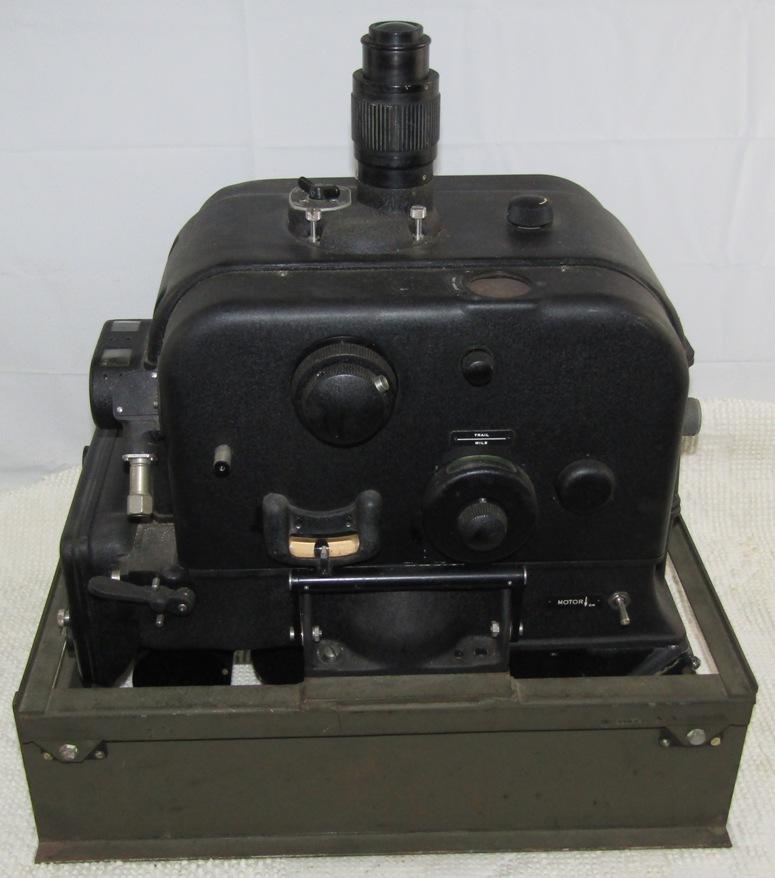 WW2 U.S. Army Air Forces Sperry S-1 Bombsight With Original Metal Mounting Base