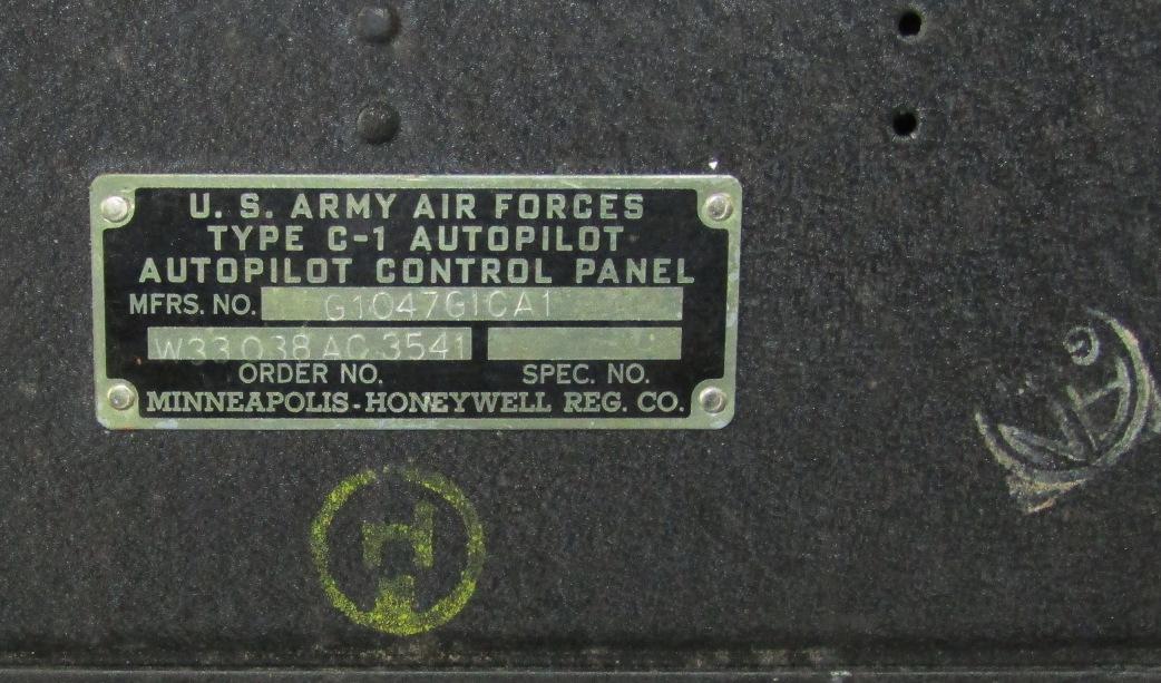 2pcs-Scarce WW2 B-17/B24  C-1 Autopilot Control Box & C-1 Amplifier