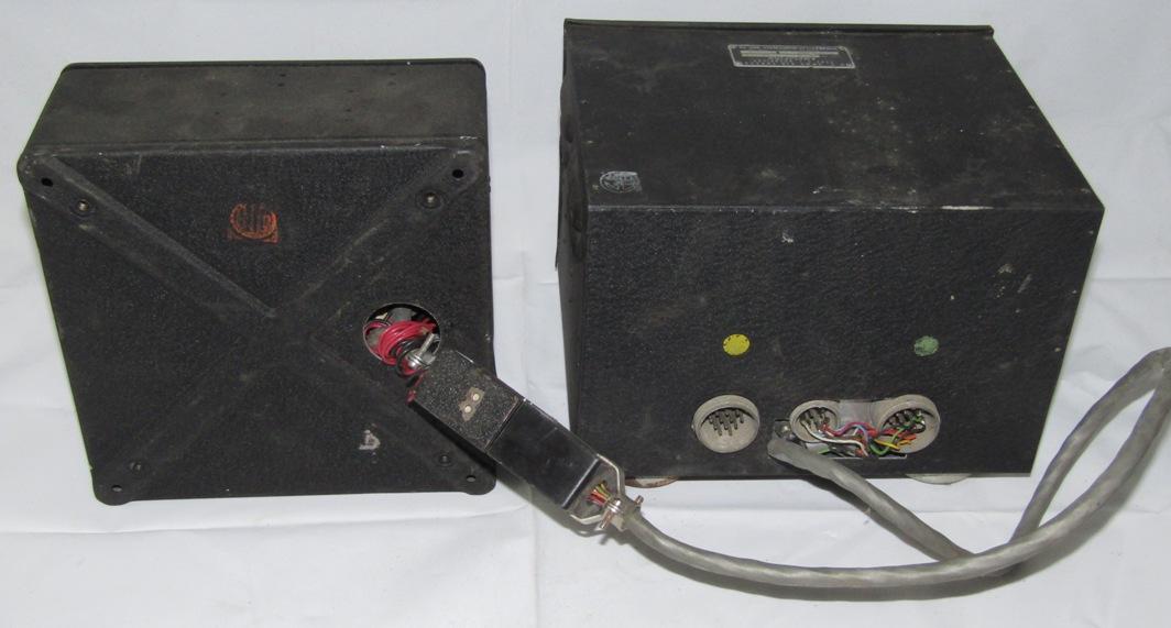 2pcs-Scarce WW2 B-17/B24  C-1 Autopilot Control Box & C-1 Amplifier