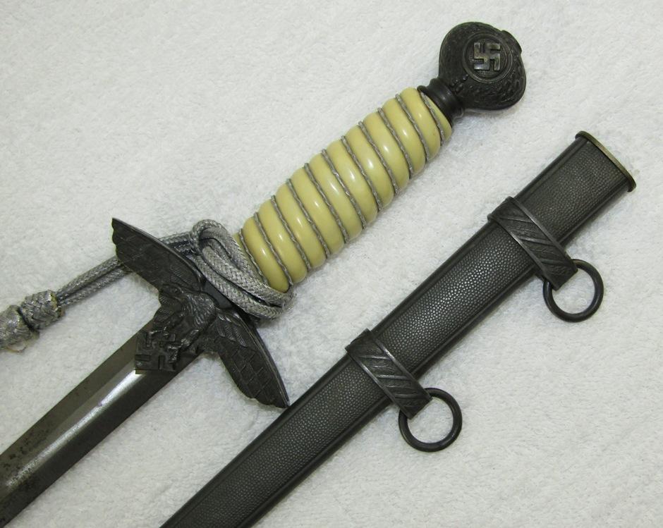 Minty WW2 Luftwaffe Officer's 2nd Model Dress Dagger W/Scabbard/Portapee