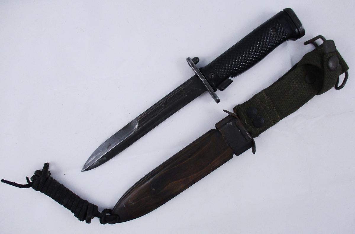 Korean/Vietnam War Era US M5A1 Milpar Col w/Wood Finish Scabbard