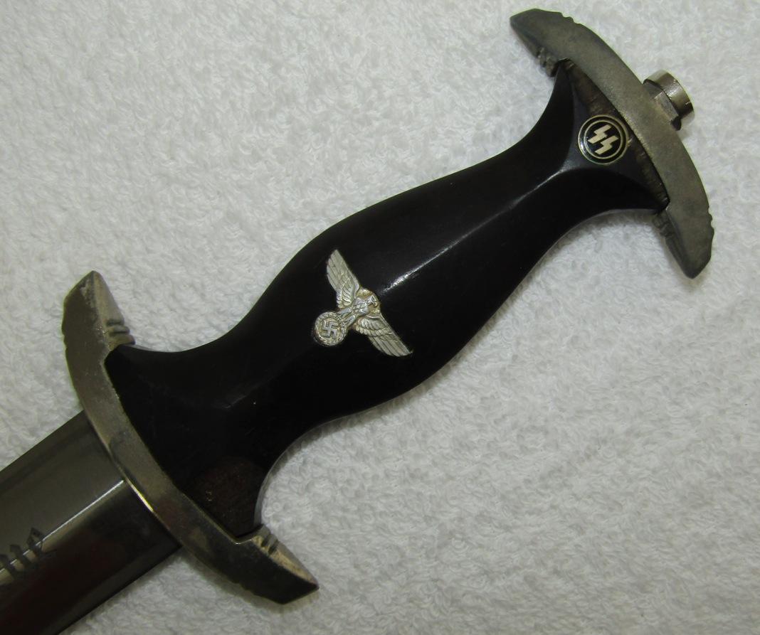 Chained SS Officer's Dagger With Scabbard