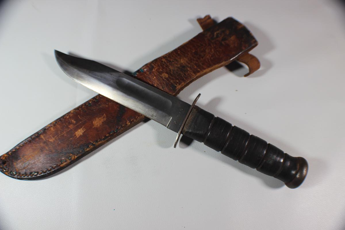 US WW2 USMC Marked Ka-Bar Fighting Knife With Leather Scabbard.  Blued Blade.