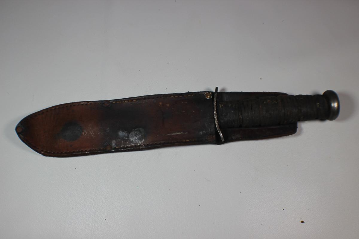 US WW2 USMC Marked Ka-Bar Fighting Knife With Leather Scabbard. Rough. Blade Marked.