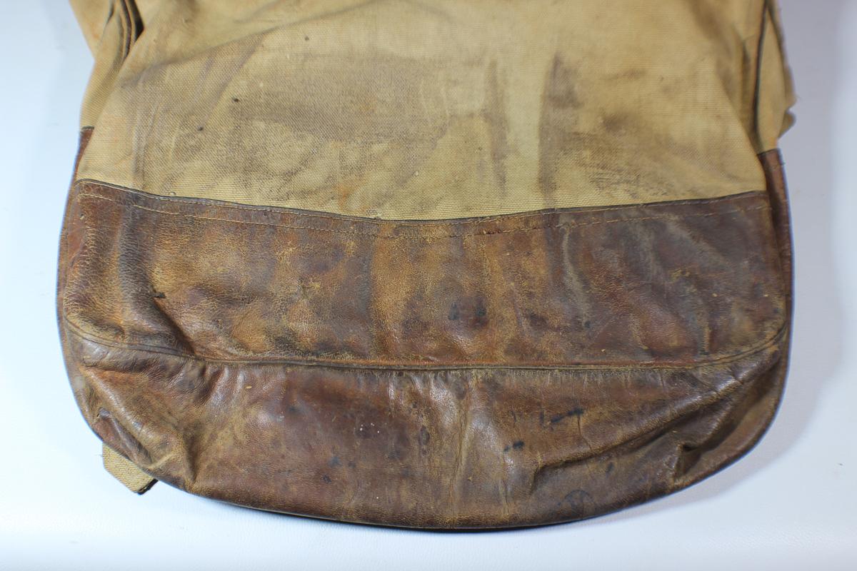 US WW1 Mussette Bag Knapsack. Named A.E.F. Headquarters Officer.