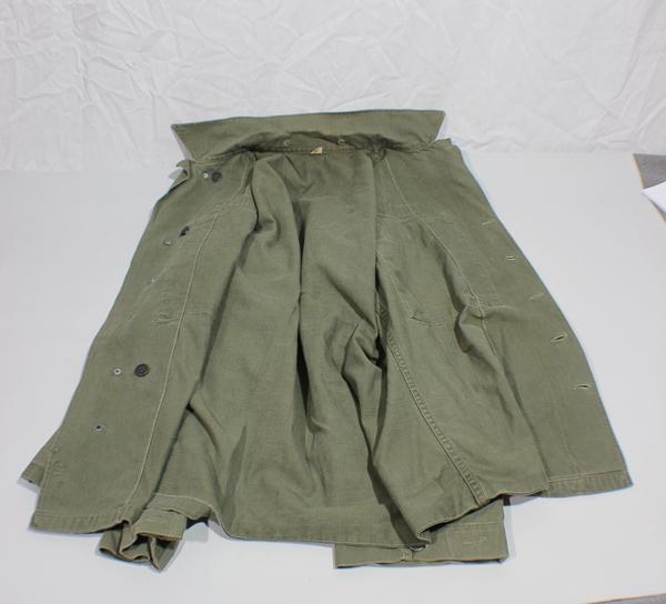 US WW2 HBT Herringbone Twill Combat Utility Jacket. 13 Star Steel Buttons. Later Reissue