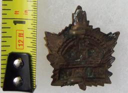 WW1/WW2 Canadian Crown Maple Leaf Military Cap Badge