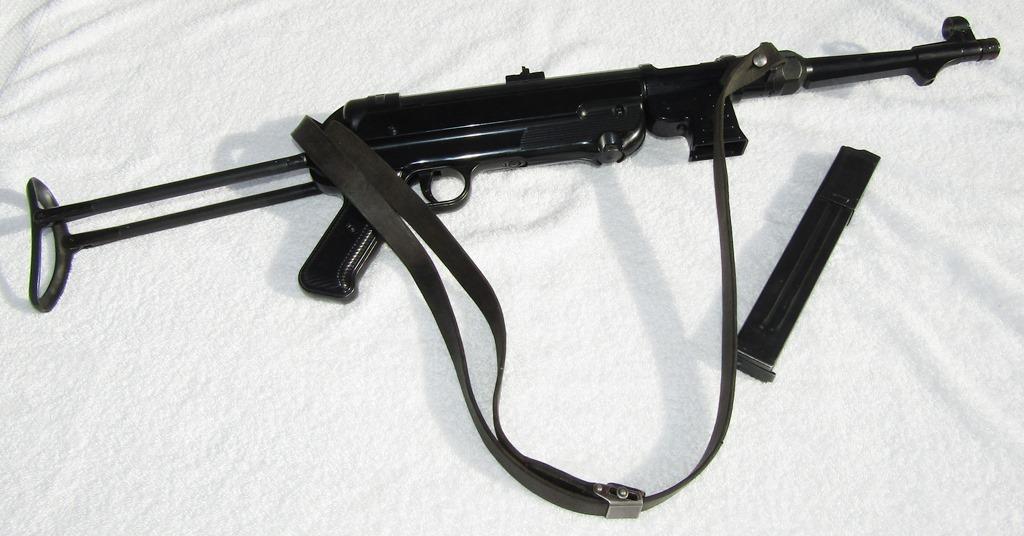 MP 40 Exact Scale Machine Gun Model By Marushin-Original WW2 Sling/1943 Dated  Magazine