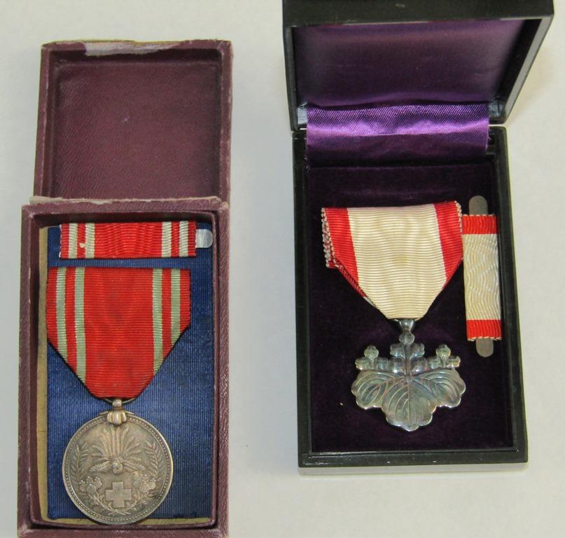 2pcs-WW2 Japanese Cased Red Cross Medal/Cased Order Of The Rising Sun