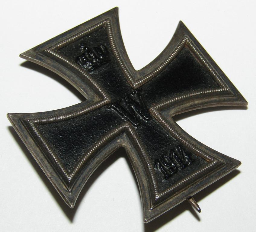 WW1 Iron Cross 1st Class W/Issue case-"S-W" Maker Stamped For "Sy Wagner, Berlin"