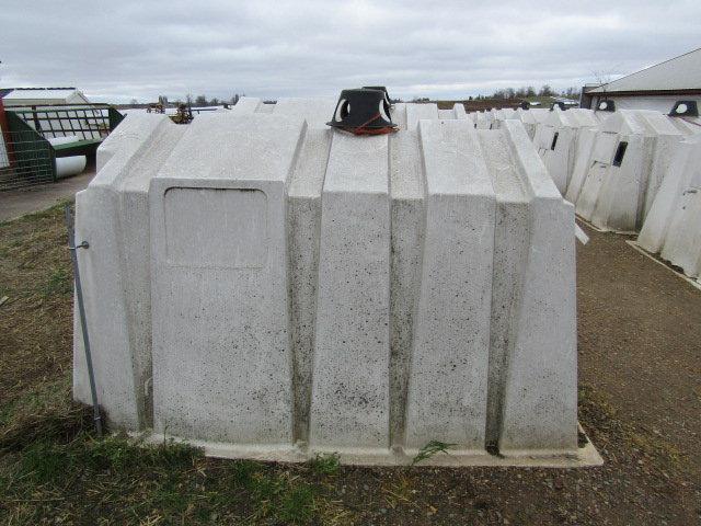 ( 18 ) Big Foot Poly Square Opaque Calf Huts with Feeders, Pails & Wire Pan