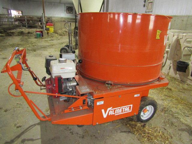 Val Metal Self Propelled Gas Powered Bedding Chopper