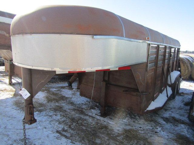 1976 BB 6 Ft. X 16 Ft. Tandem Axle Fifth Wheel Stock Trailer