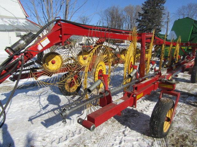 2011 New Holland Model HT 154 12 Wheel V Rake on Hydraulic Cart