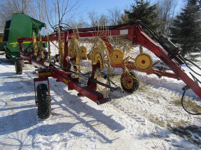 2011 New Holland Model HT 154 12 Wheel V Rake on Hydraulic Cart