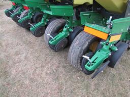 2016 John Deere Model 1765 12 Row 30 Inch Flex Frame Front Fold Vacuum Styl