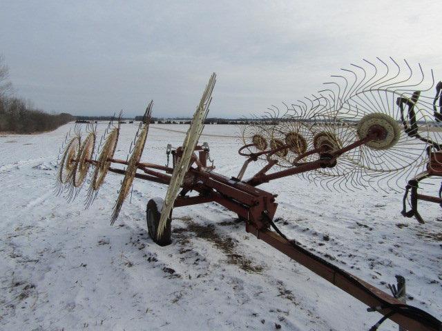 Sitrex 10 Wheel V Rake on Hydraulic Cart