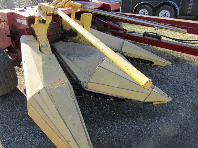 New Holland Model 824 Two Row Low Profile Adjustable Corn Head, One Owner,