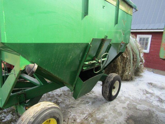 Dakon 275 Bushel  Gravity Box with Roll Tarp on MN 10 Ton Four Wheel Wagon,