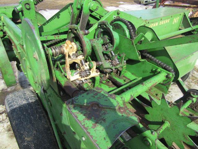 John Deere 24T Square Baler with Chute