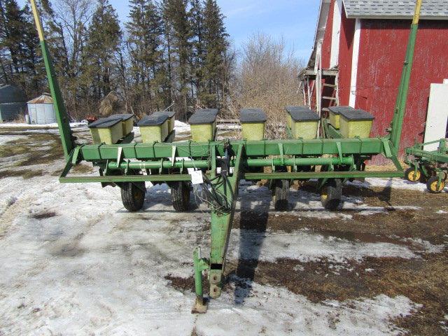 John Deere Model 700 6 Row 30 Inch Corn Planter, Herbicide Boxes, Dickey Jo