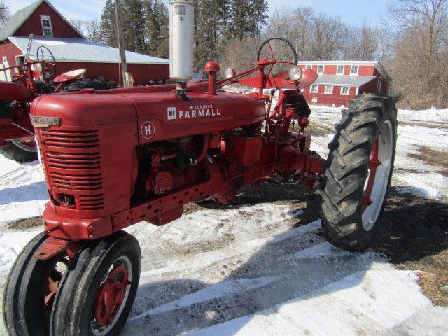 1952 Farmall Model H Tractor, Narrow Front, Pulley, PTO, Wheel Weights, Sin