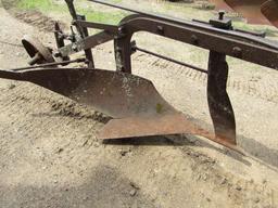 John Deere Single Bottom 20 Inch Ground Lift Breaking Plow on Steel