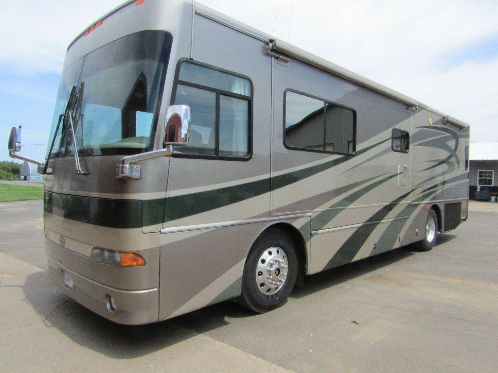 2005 Alpine Coach Deluxe Motorhome, Freightliner Chassis, 400 Cummins Diese