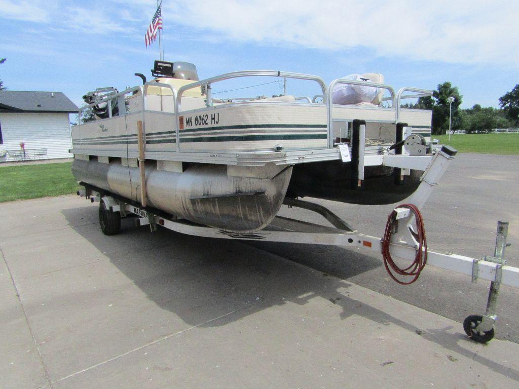 1998 Misty Harbor 20 Ft. Pontoon, Plywood Deck with Aluminum Framing, Honda