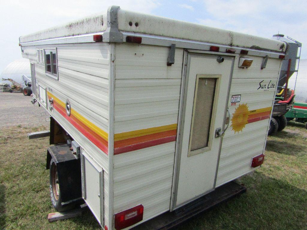 Sun-Lite 8 Ft. Pop UP Pickup Camper