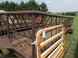 Heavy Duty 24 Ft. Tricycle Front Bunk Feeder Wagon, Good Cond