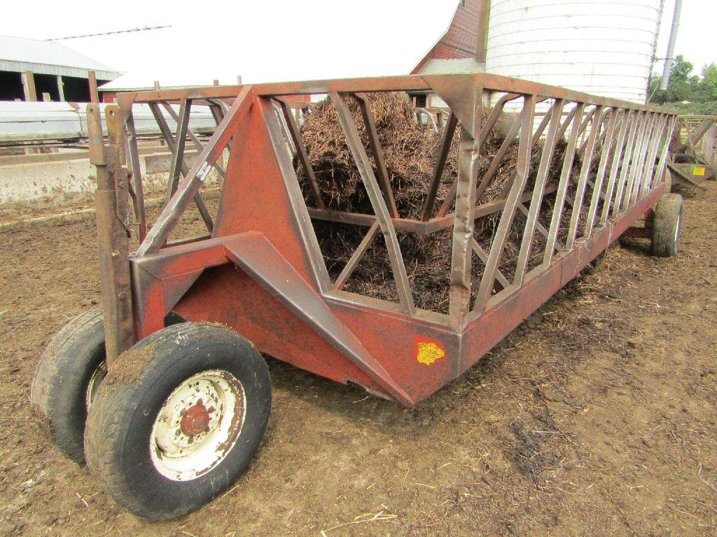 Notch 20 FT. Tricycle Front Bunk Feeder Wagon