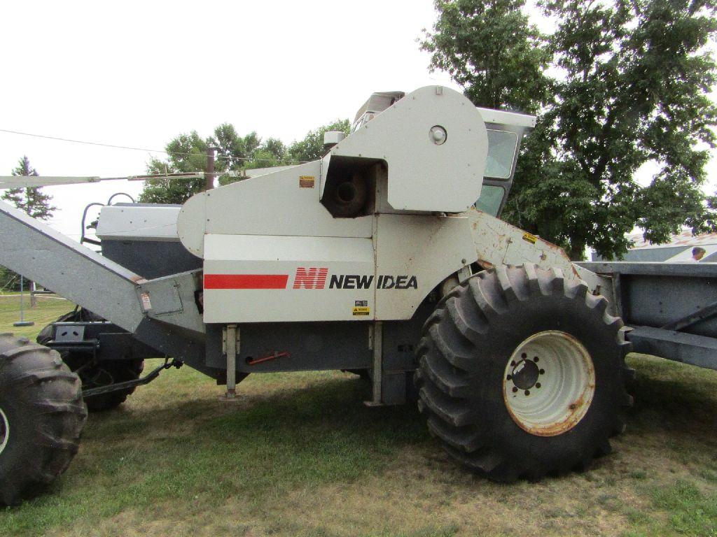 New Idea Model 800C Uni System, Rear Wheel Assist, Cummins Diesel, 28L-26 I